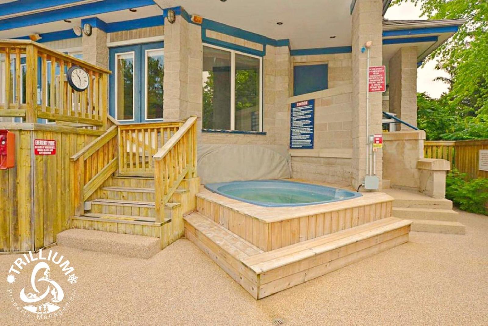 Blue Mountain, Collingwood - Loft Condo, Sleeps 4 ブルー・マウンテンズ エクステリア 写真