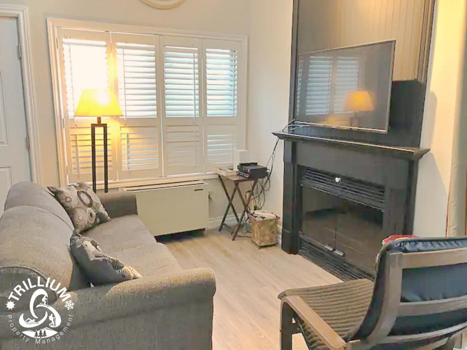 Blue Mountain, Collingwood - Loft Condo, Sleeps 4 ブルー・マウンテンズ エクステリア 写真