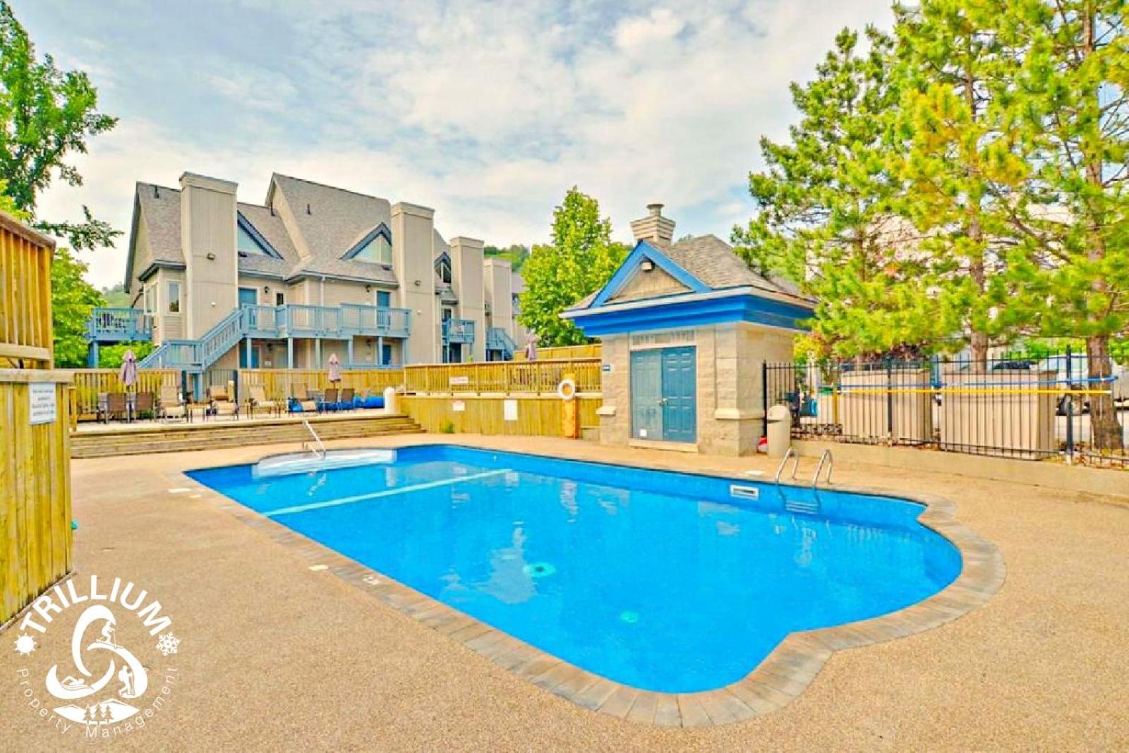 Blue Mountain, Collingwood - Loft Condo, Sleeps 4 ブルー・マウンテンズ エクステリア 写真