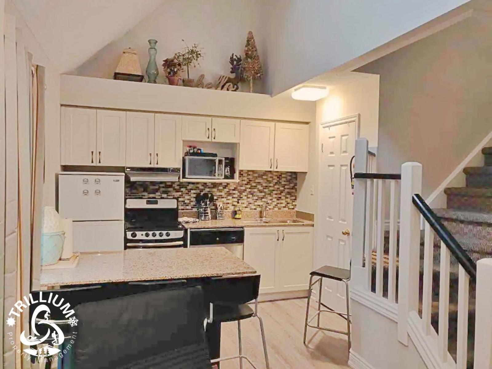Blue Mountain, Collingwood - Loft Condo, Sleeps 4 ブルー・マウンテンズ エクステリア 写真